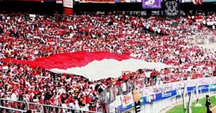 Người hâm mộ Indonesia đang lo ngại FIFA sẽ cấm tham dự các sự kiện bóng đá quốc tế.